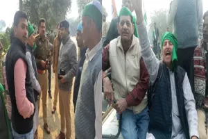 Budaun News: दिल्ली को रवाना होते ही पुलिस ने रोका रास्ता, सरकार के खिलाफ नारेबाजी