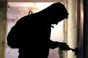 काशीपुर: किताबों की दुकान से 50 हजार की नकदी चुरा ले गए चोर