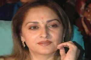 रामपुर : पूर्व सांसद जयाप्रदा के खिलाफ फिर जारी हुए गैर जमानती वारंट, एमपी-एमएलए में चल रहीं तारीखें