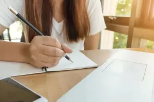 Bareilly News: यूपी बोर्ड परीक्षा...भूगोल की परीक्षा के समय करें ये काम, टीचर के टिप्स से राहें होंगी आसान 