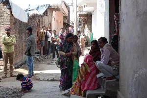 Farrukhabad: वकील बेटे ने ईंट से कुचलकर मां-बॉप को मार डाला...पिता कैंसर पीड़ित थे, इलाज के लिए पैसे मांगना पड़ा भारी