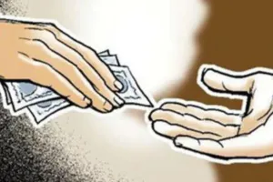 रुद्रपुर: खटीमा के शराब ठेकेदार हो चुके थे रिश्वत देने से परेशान, बार-बार कार्यालय के चक्कर काटने पर भी नहीं हो रहा था काम