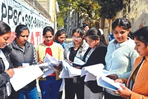 Kanpur: पुलिस भर्ती परीक्षा में दबोचा गया सॉल्वर; साथी की जगह दे रहा था परीक्षा... बॉयोमैट्रिक नहीं मिलने पर हुई आशंका