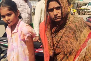  Hamirpur News: सवाल का जबाव न देने पर इंचार्ज प्रधानाध्यापक ने छात्रा को बेरहमी से पीटा... पीड़िता की मां पहुंची कोतवाली