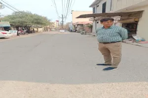 बरेली: बीडीए कॉलोनी में 6 महीने में ही उखड़ी सड़क, वन मंत्री हुए नाराज तो हाल देखने पहुंचे JE-AE