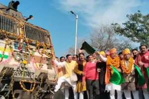 रुद्रपुर: लालकुआं से अमृतसर तक ट्रेन चलने से लोगों में खुशी, पहले दिन 157 यात्री निकले अमृतसर को