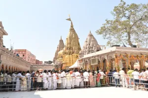 वाराणसी: श्री काशी विश्वनाथ धाम में रविवार को बना रिकॉर्ड, 5 लाख से अधिक शिवभक्तों ने किया दर्शन 