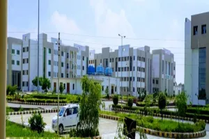 Video: मुख्तार अंसारी से मिलने भाई और बेटा पहुंचे बांदा, मेडिकल कॉलेज में चल रहा इलाज 