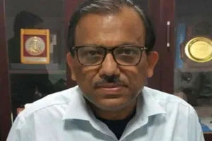 देहरादून: उत्तराखंड के पूर्व मुख्य सचिव राकेश शर्मा के खिलाफ बालूगंज थाने में FIR