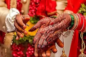 महाराजगंज: सामूहिक विवाह योजना में बड़ा फर्जीवाड़ा, भाई-बहन ने लिए सात फेरे, सचिव सस्पेंड