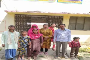 दादा और दादी की पिटाई से परेशान बालिका ट्रेन से पहुंची बहराइच