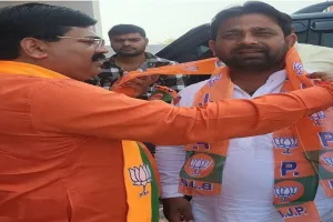 प्रतापगढ़: टेरर फंडिंग के आरोपी संजय को भाजपा के मंच पर तरजीह, किरकिरी