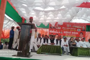 सरकार बदलने से अधिक संविधान बचाने का है चुनाव: लालजी वर्मा