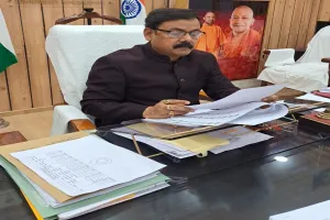  बूथों पर बीएलओ पढ़कर सुनाएंगे मतदाता सूची में दर्ज नाम, जिलाधिकारी ने दिए निर्देश