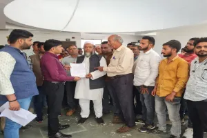 अयोध्या: 580 ग्राम की बोरी से घाटा होने पर कोटेदारों ने राशन वितरण रोका