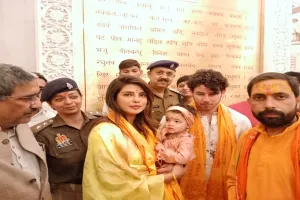 पति निक जोंस और बेटी मालती संग रामलला का दर्शन करने अयोध्या पहुंची प्रियंका चोपड़ा