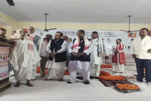 अयोध्या: समान काम-समान वेतन योजना लागू हो, अयोध्या में एफसीआई श्रमिक यूनियन का दसवां अधिवेशन