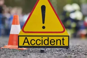 अयोध्या: पूर्वांचल एक्सप्रेस-वे पर पिकअप पलटने से 12 घायल, दो रेफर 