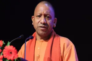 स्मार्ट सिटी ही नहीं यूपी के युवा भी बनेंगे स्मार्ट, बोले सीएम योगी- जिंदगी भर जेल में सड़ेंगे युवाओं के भविष्य से खिलवाड़ करने वाले