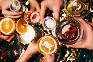 Fatehpur: होली के 48 घंटे में डेढ़ करोड़ की शराब पी गए दोआबावासी...विभाग को जमकर मिला त्योहार में राजस्व