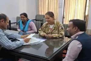 रामनगर: पिता का जन्म प्रमाणपत्र लेने इंग्लैंड से रामनगर पहुंची फियाना