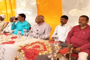 अयोध्या: सांसद लल्लू सिंह ने चौपाल लगा कर सुनी समस्याएं, बोले- किसानों का हित सर्वोपरि