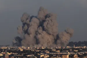 गाजा: 24 घंटों में 90 लोगों की मौत, गाज़ा पर इजरायली हमलों में मौत का आंकड़ा 30410 के पार