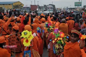 बाजपुर: कार की टक्कर से कांवड़िया घायल, साथियों ने लगाया जाम