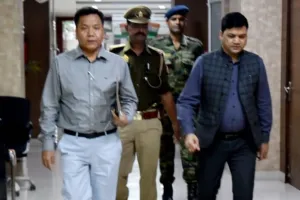 Kanpur: आखिर काम क्यों रुक रहे, VC ने पूछा तो आए पसीने...केडीए वीसी मदन सिंह गबर्याल ने जोनल कार्यालयों का किया निरीक्षण