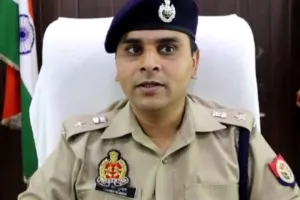 Farrukhabad: लोकसभा चुनाव से पहले जिले में चली तबादला एक्सप्रेस...तीन दारोगा लाइनहाजिर, 23 इधर से उधर