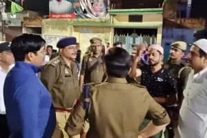 Mahoba News: मस्जिद के बाहर हवाई फायरिंग...लोगों में दहशत, एक नामजद समेत आधा दर्जन पर FIR