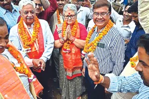 Kanpur: महापौर, पार्षद व जनप्रतिनिधि सड़कों पर दौड़ते नजर आये; नगर निगम ने आनन-फानन में वर्क आर्डर किये जारी