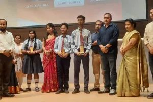 Unnao News: अंबिका के वार्षिक परीक्षाफल में होनहार हुए पुरस्कृत, डायरेक्टर अजय त्रिवेदी ने घोषित किया परिणाम