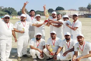 बहराइच: वाणिज्य कर विभाग के स्थापना दिवस पर आयोजित हुआ मैत्री क्रिकेट मैच, जानिए किस टीम ने मारी बाजी?