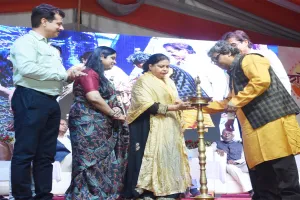 अयोध्या: दया अगर मैं लिखने बैठूं, होते है अनुवादित राम.. शायरों ने प्रभु श्री राम की तारीफों में पढ़े कसीदे...