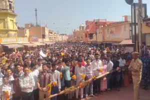 अयोध्या: भगवान राम की ननिहाल छत्तीसगढ़ से आए भट्ठा मजदूरों ने किया रामलला का दर्शन, कही दिल छू लेने वाली बात...