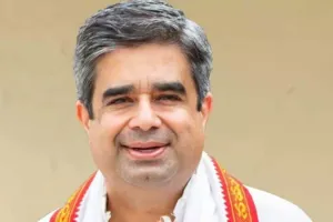 VIDEO: बीजेपी में टिकट बंटवारे के बाद शुरू हुई 'महाभारत', लोकसभा प्रत्याशी साकेत मिश्रा को लेकर कार्यकर्ता नाराज