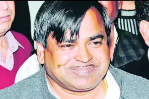 गायत्री प्रजापति के 17 ठिकानों पर ईडी की छापेमारी, लखनऊ, अमेठी समेत यहां चल रहा सर्च आपरेशन, जानिए क्या हैं आरोप?