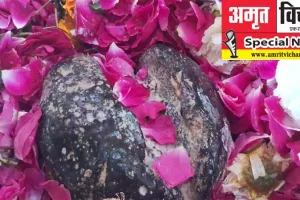 प्रयागराज: औरंगजेब ने इस शिवलिंग पर मारी थी तलवार, चोट लगते ही निकली थी खून और दूध की धार, जानिए क्या है इस शिव मंदिर का पौराणिक महत्व?