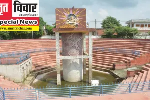 VIDEO: यूपी के हरदोई जिले से हुई थी होली की शुरुआत, भक्त प्रहलाद के जीवित रहने पर लोगों ने उड़ाया था रंग