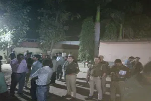 बहराइच: लेजर रिसॉर्ट की छत गिरने से दो श्रमिकों की मौत, 10 मजदूर हुए घायल, कोहराम, तीन पर केस दर्ज   