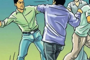 हल्द्वानी: बस में जूतमपैजार, चालक-परिचालक मौके से फरार