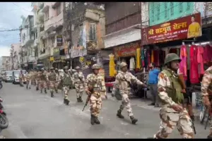 रामनगर विधान सभा में आइटीबीपी व पुलिस का फ्लैग मार्च