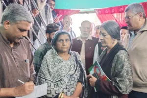 हल्द्वानी: बनभूलपुरा के लोगों ने आंसुओं के साथ बताए वृंदा करात और बीजू कृष्णन को हाल...