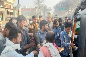 रामपुर : अनियंत्रित डंपर ने बाइक सवार दंपती को रौंदा, गर्भवती की मौत...पति गंभीर रूप से घायल