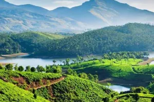 इस बार वैकेशन में करिए नीलगिरी की पहाड़ियों में स्थित ऊटी की सैर, खूबसूरत वादियां आपको कर देंगी मंत्रमुग्ध