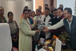 लखनऊ: डॉक्टर और स्वास्थ्यकर्मियों की नहीं समाप्त होगी संविदा, जानें क्या बोलीं मिशन निदेशक