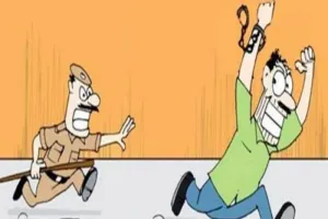 Lucknow News: अधिवक्ता की वेशभूषा में कचहरी से भागा बंदी, दो हेड कांस्टेबल निलंबित