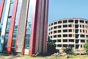 Kanpur: सुपर स्पेशिएलिटी हॉस्पिटल में चल रहा निर्माण कार्य अटका; मंत्रियों तक भी पहुंचा मामला, स्थिति जस की तस 