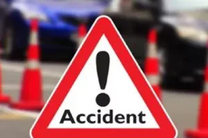 मध्य प्रदेश: निजी यात्री बस अनियंत्रित होकर पलटी, एक दर्जन से अधिक लोग घायल 